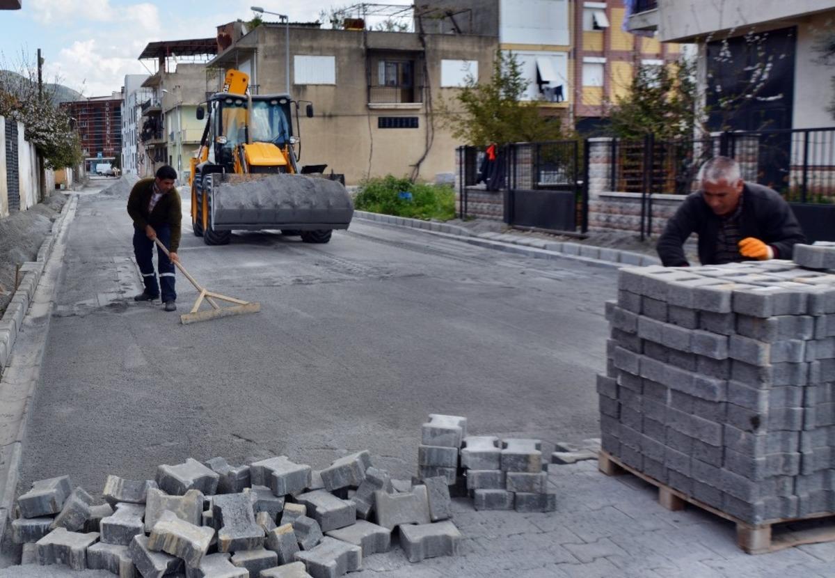 S&ouml;ke Belediyesi&rsquo;nin yol yapım &ccedil;alışmaları devam ediyor