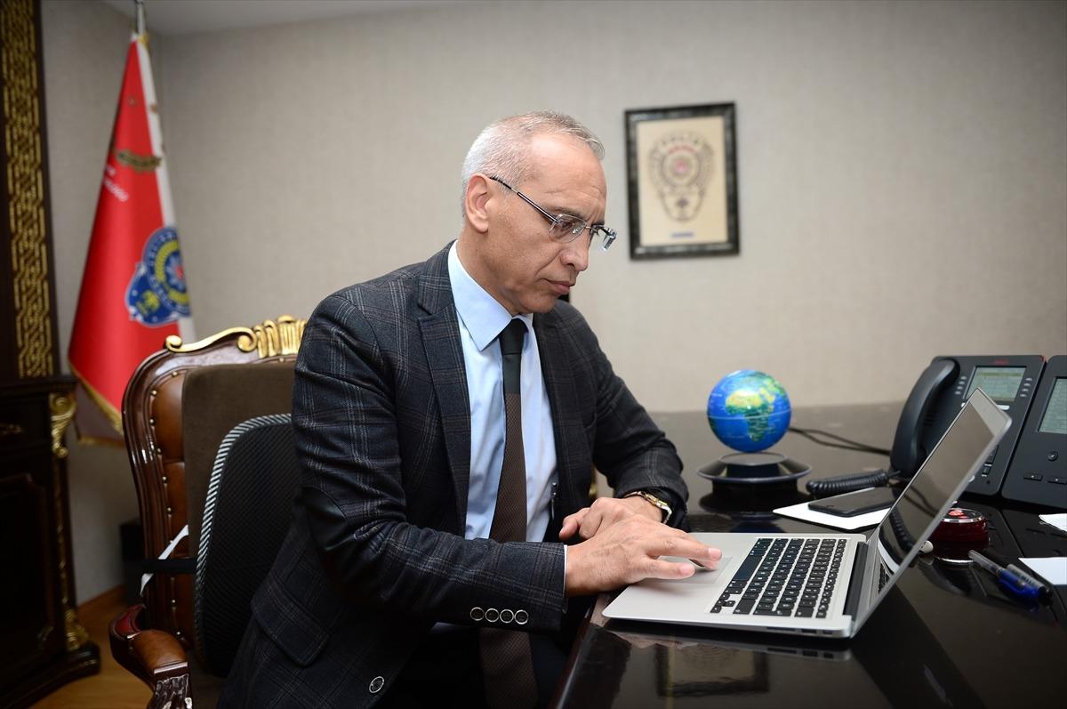 Sakarya Emniyet M&uuml;d&uuml;r&uuml; Kaya, AA'nın "Yılın Fotoğrafları" oylamasına katıldı