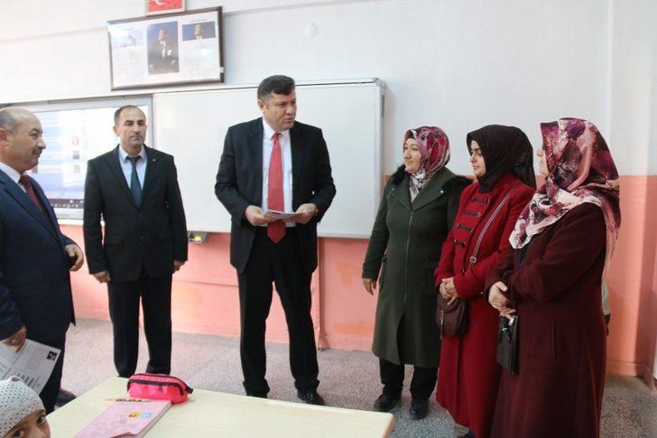 Kütahya’da temel eğitim kurumlarına ‘Bizden’ bülteni dağıtıldı G2