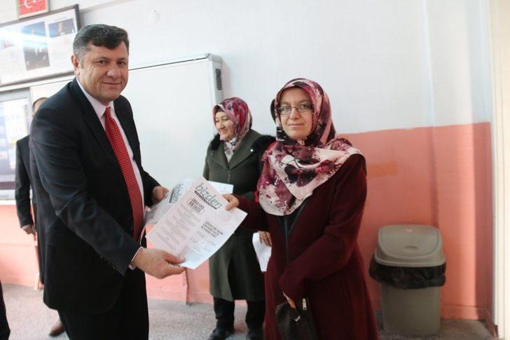 Kütahya’da temel eğitim kurumlarına ‘Bizden’ bülteni dağıtıldı G4