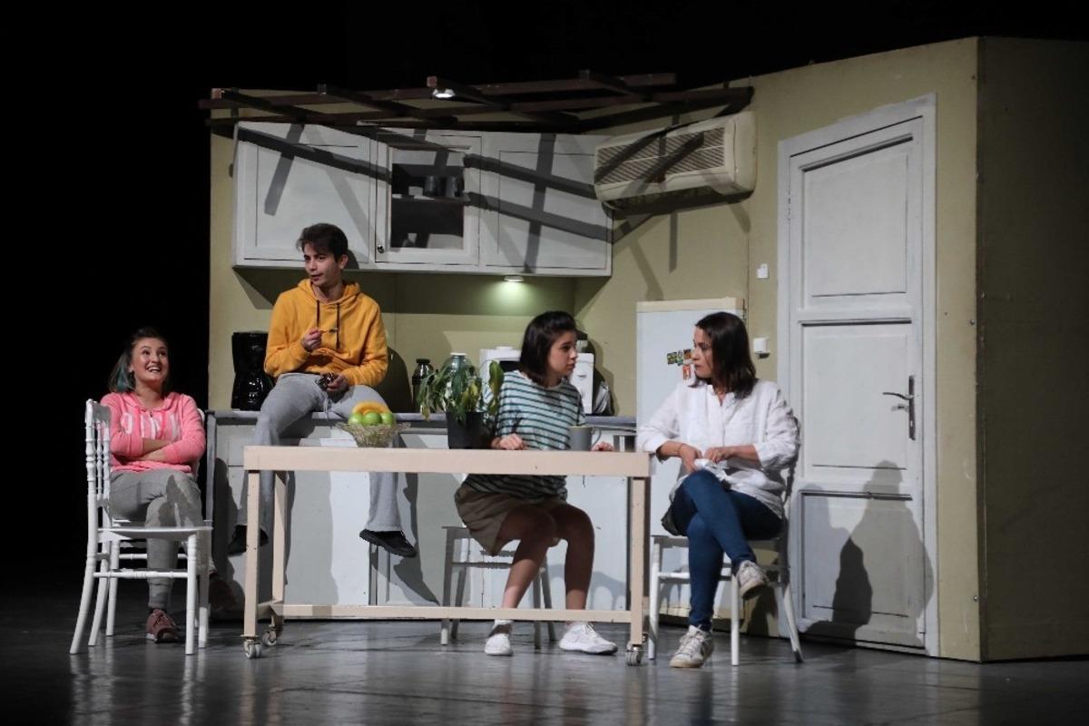 Bayraklı&rsquo;da tiyatro g&uuml;nleri