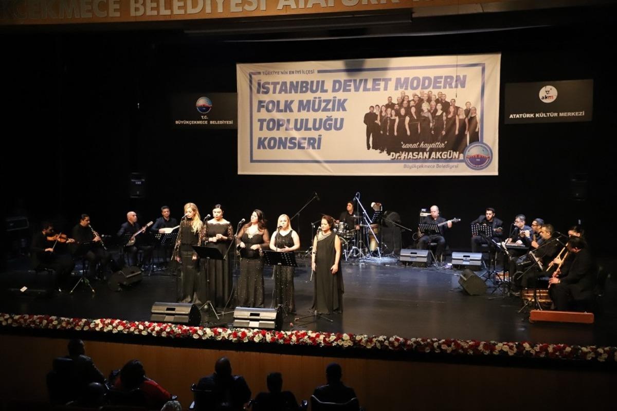 İstanbul Devlet Modern Folk M&uuml;zik Topluluğu B&uuml;y&uuml;k&ccedil;ekmece&rsquo;de konser verdi