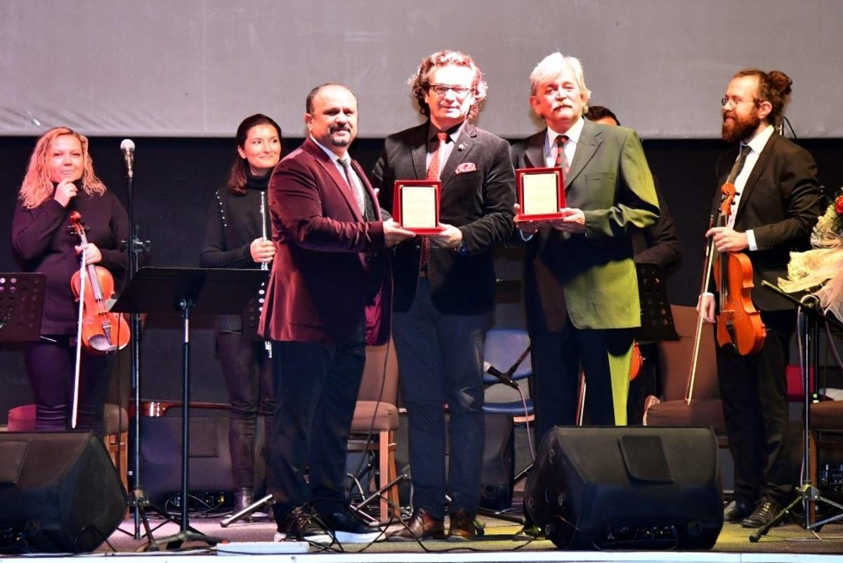 D&uuml;nya İnsan Hakları G&uuml;n&uuml; programında &rsquo;İşkence&rsquo;, &rsquo;Zul&uuml;m&rsquo; ve &rsquo;Soykırım&rsquo; vurgusu