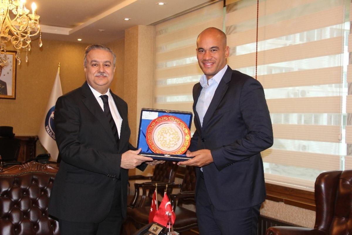 Venezuela Miranda Valisi Rodriguez&rsquo;den T&uuml;rk halkına teşekk&uuml;r