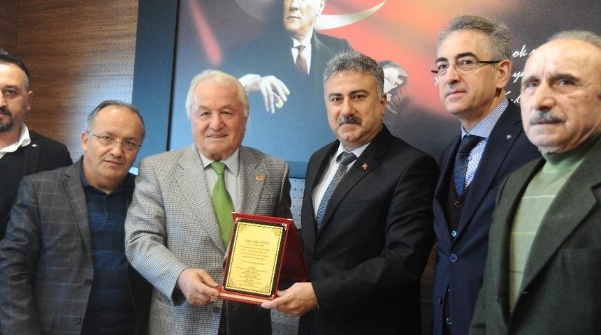 STK&rsquo;larda Emniyet M&uuml;d&uuml;r&uuml; Aktaş&rsquo;a plaket