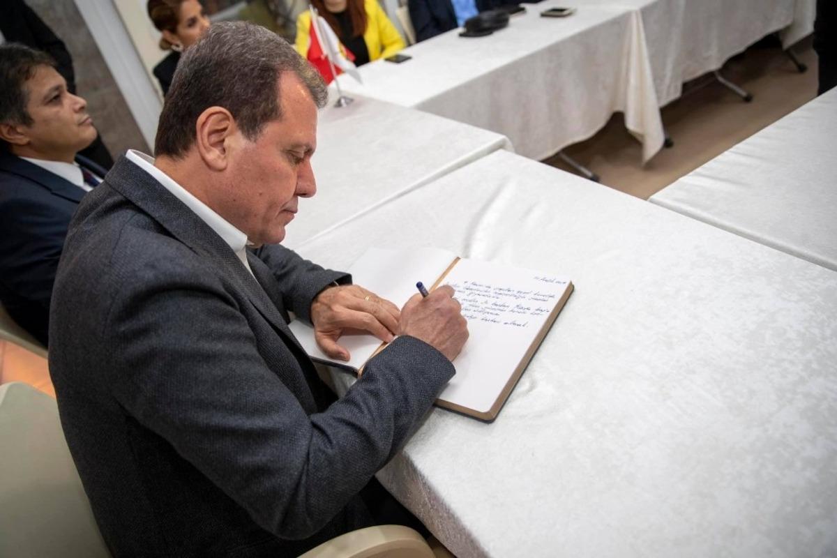 Se&ccedil;er: "Basınla aile gibiyiz"