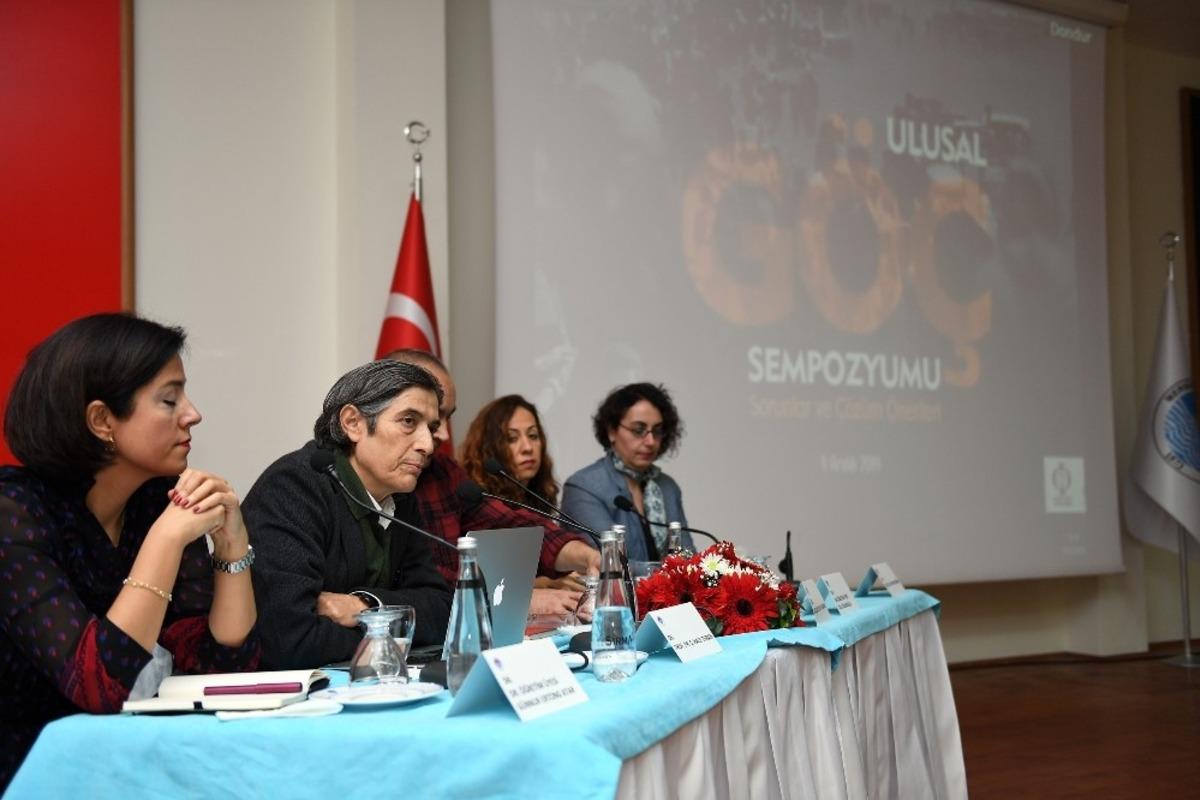 Mersin&rsquo;de g&ouml;&ccedil;&uuml;n oluşturduğu sorunlar ve &ccedil;&ouml;z&uuml;m &ouml;nerileri konuşuldu