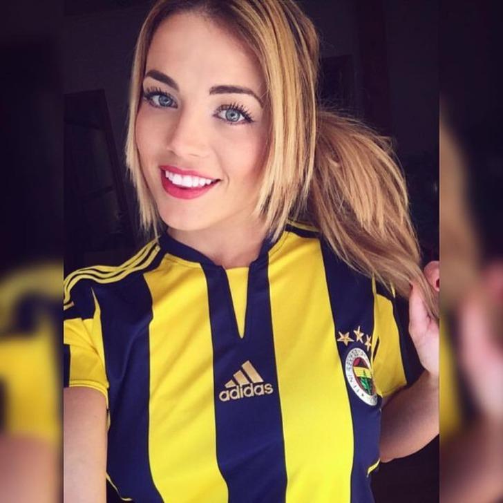 Fenerbahçeli güzel Aly Eckmann sosyal medyayı sallıyor G1