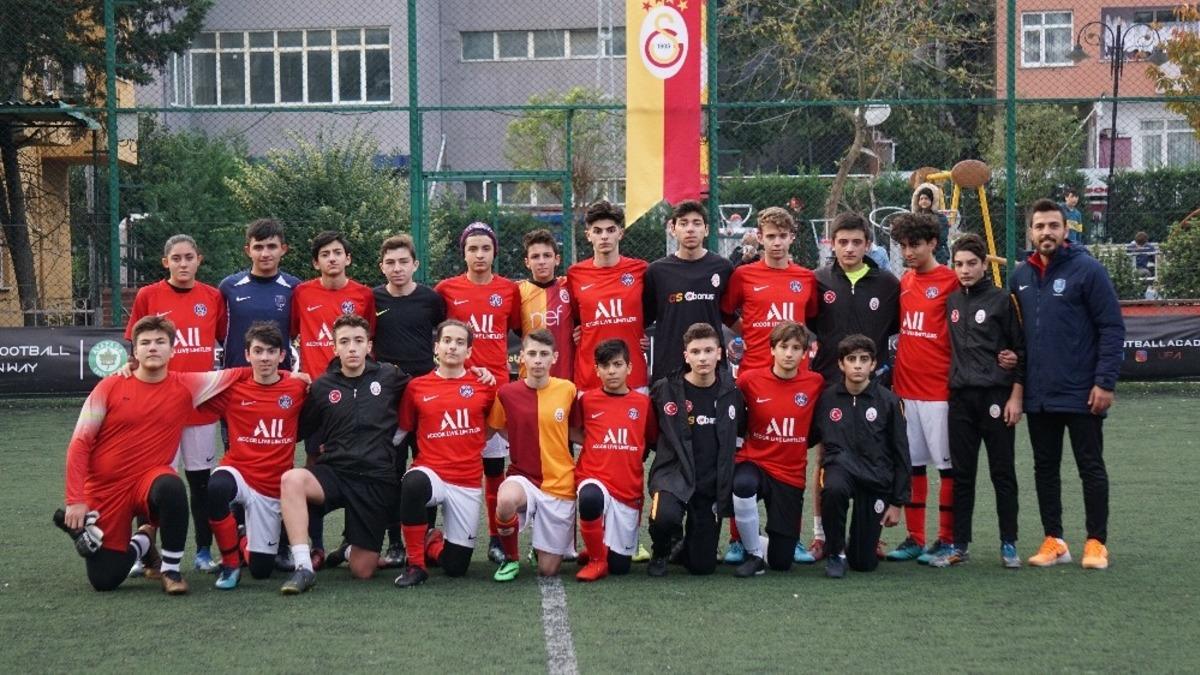 PSG Academy Bursa GS Ayazağa ile dostluk ma&ccedil;ında buluştu
