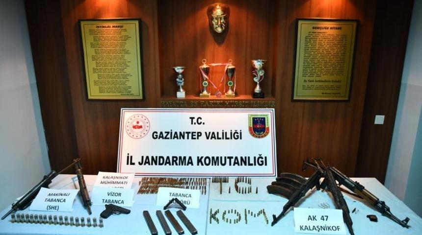 Jandarma araması cephanelik gibi silah bulundu