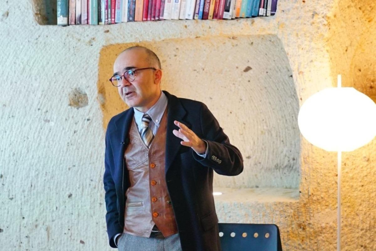Siyaset Bilimcisi Barış Doster, Kapadokya &Uuml;niversitesinde seminer verdi