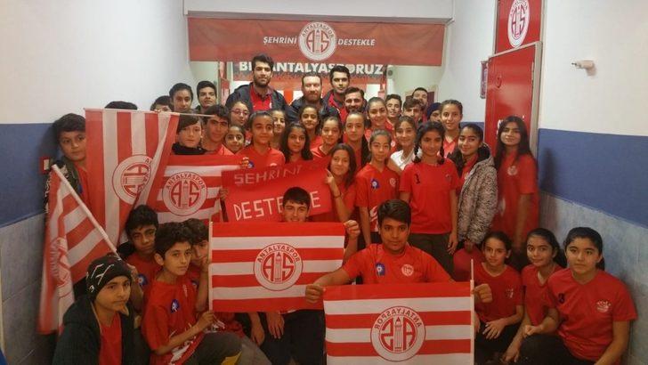 Antalyaspor hentbol takımı Baraj Ortaokulu’nda G1