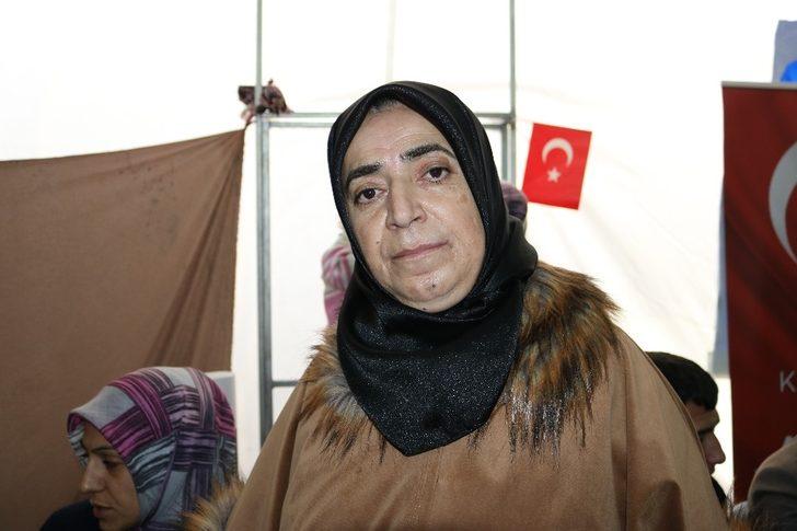 Bingöl KADEM üyelerinden HDP önündeki ailelere ziyaret G4