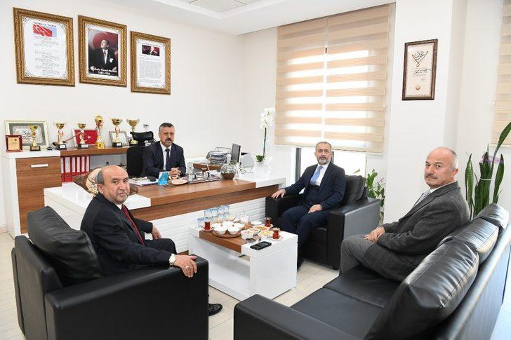 Rektör Savaşan liseli öğrencilerle bir araya geldi G3