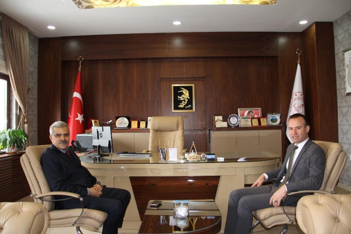 Ağrı Emniyet M&uuml;d&uuml;r&uuml; &Ouml;zen&rsquo;den Milli Eğitim M&uuml;d&uuml;r&uuml; Tekin&rsquo;e ziyaret