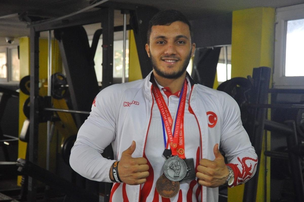 Kerim Boyraz, d&uuml;nya şampiyonluğu hedefine ulaştı