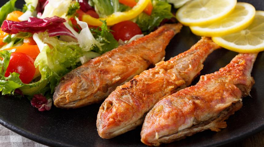 Sarımsaklı yoğurtlu barbun kızartması tarifi