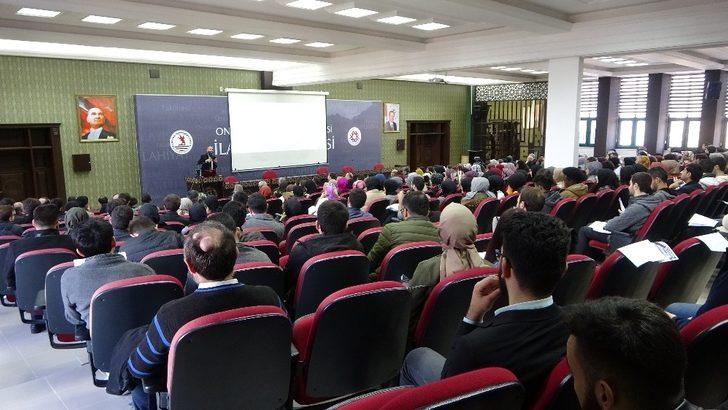 OMÜ’de “Türkiye’de Sekülerleşme” konferansı G4