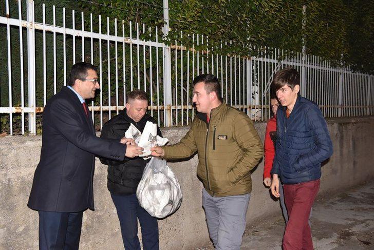 Başkan Öz mesaiye fabrika kapısında başladı G1