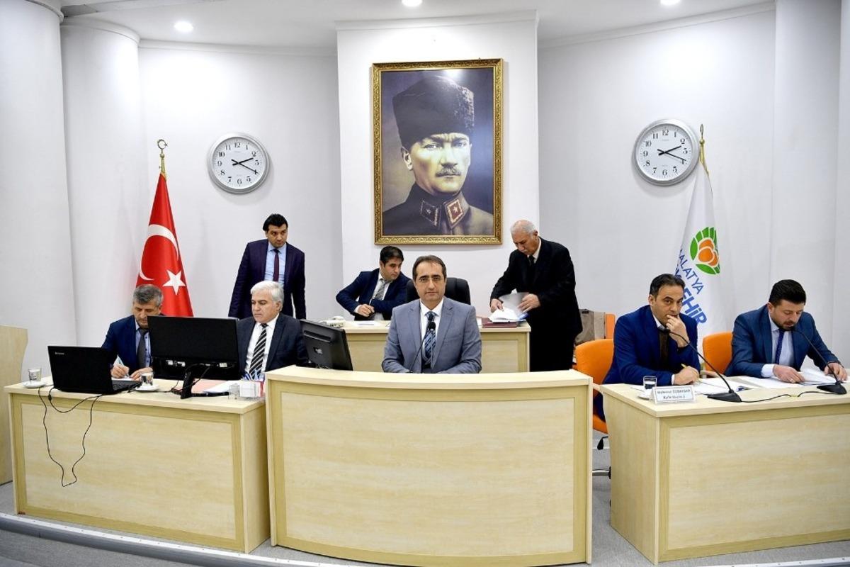 Depremde toplanma alanları hakkındaki &ouml;nerge kabul edildi