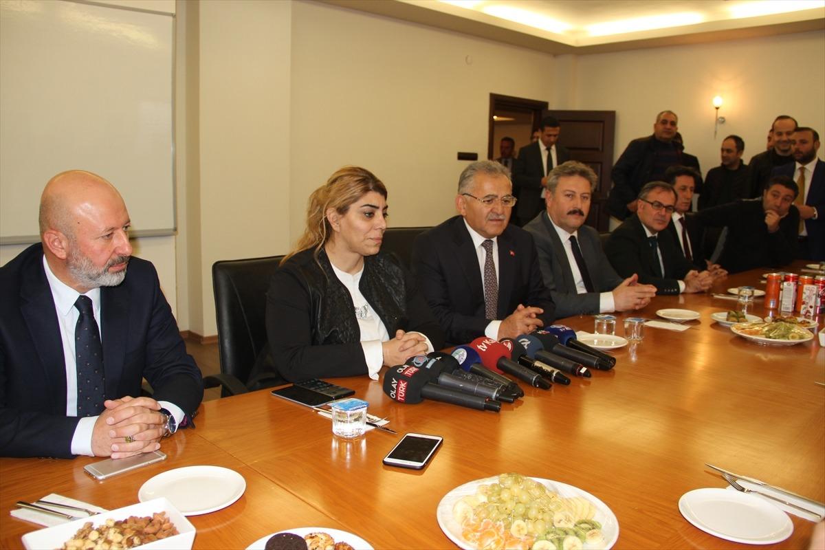 Berna G&ouml;zbaşı: Umut Bulut ve Şamil Cinaz'ı kadro dışı bırakmadık