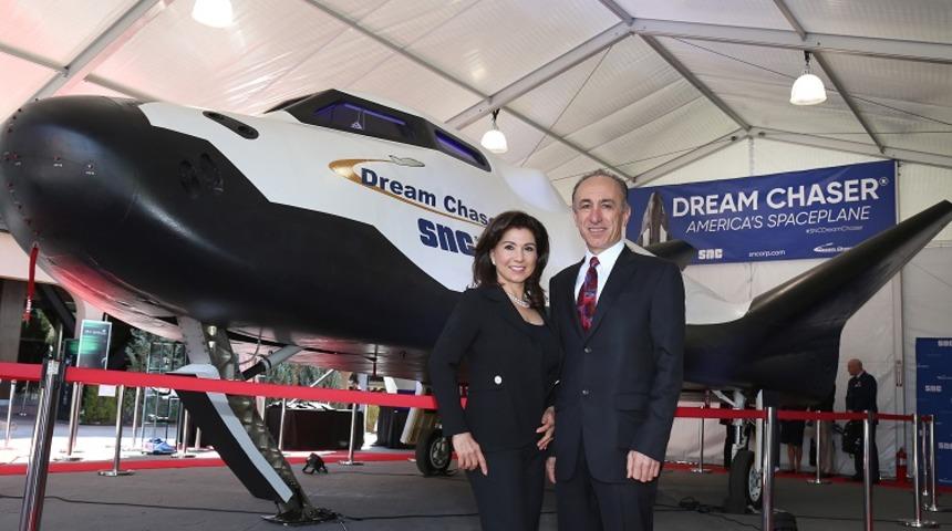 T&uuml;rk &Ccedil;ift Ay'a Uzanıyor!