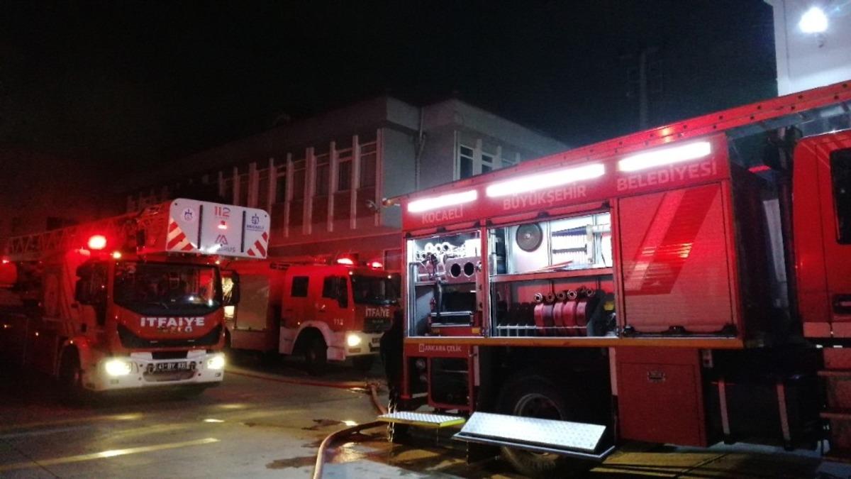 D&ouml;k&uuml;m fabrikasında &ccedil;ıkan yangın maddi hasara neden oldu