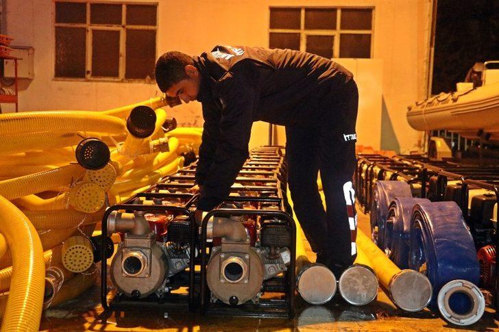 Antalya’da ‘kırmızı kod’ uyarısı için gece nöbeti başladı G4