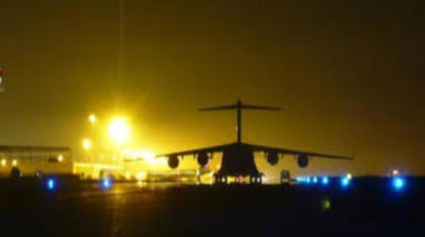 Irak'ta Bağdat Uluslararası Havalimanı yakınlarına roket düştü