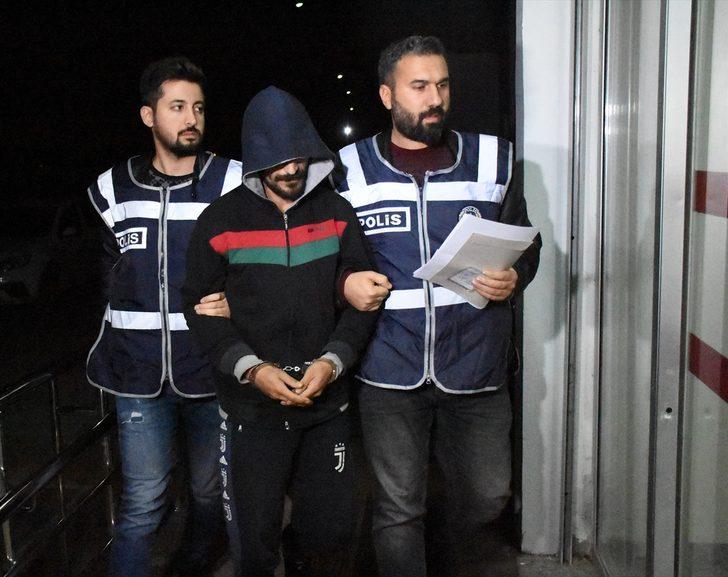 Adana'da çok sayıda eve şafak baskını G3