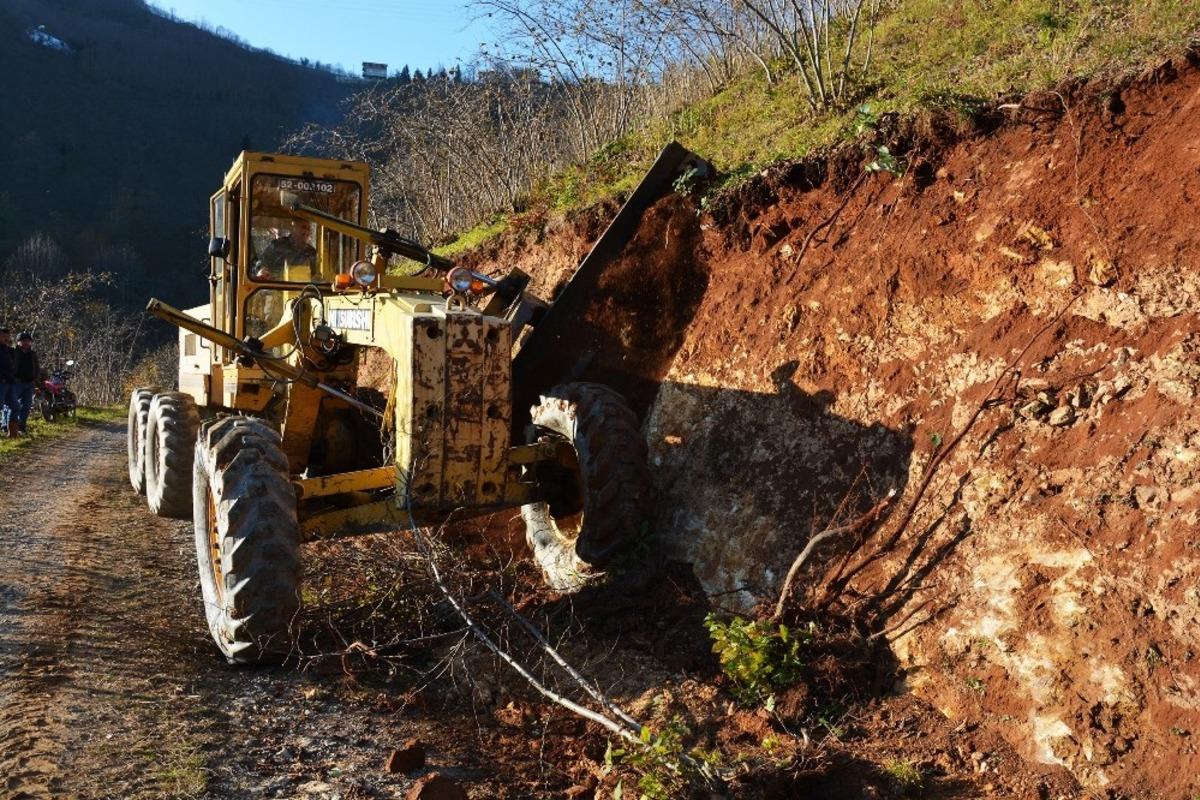 Greyder ustası g&ouml;renlere parmak ısırtıyor