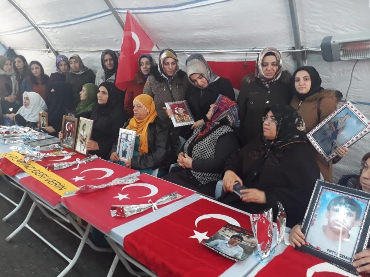 Bitlisli kadınlardan Diyarbakır annelerine destek