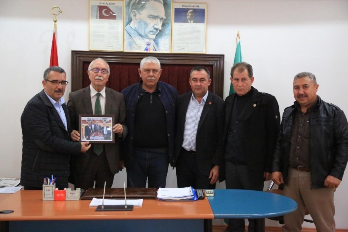 Muhtarlar Derneği&rsquo;nden Başkan Atıcı&rsquo;ya teşekk&uuml;r
