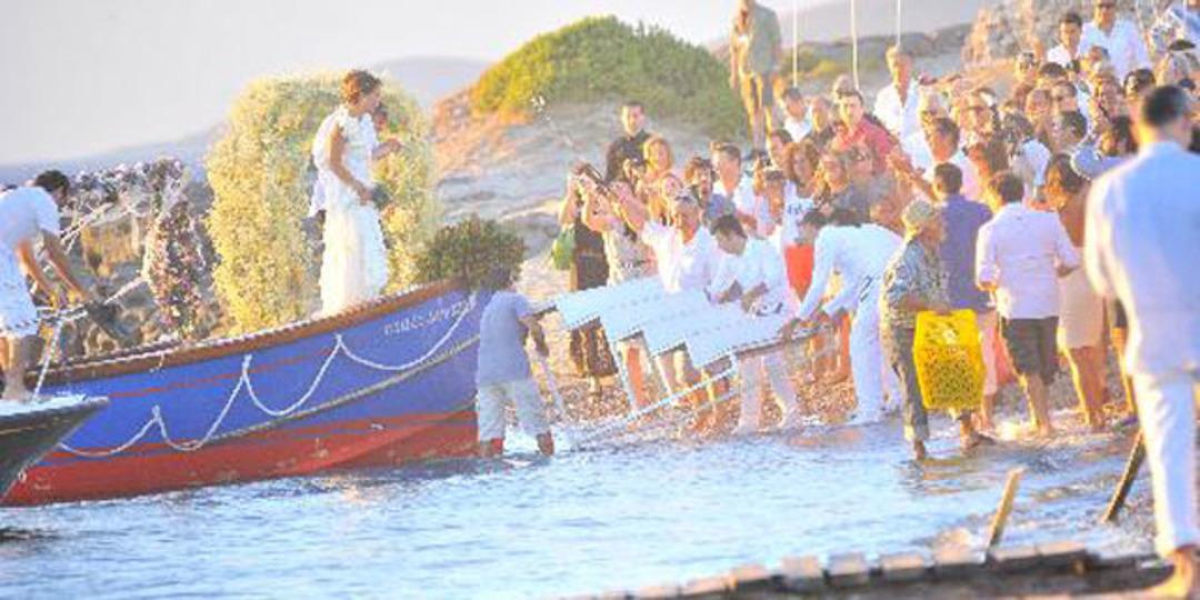 Yılın d&uuml;ğ&uuml;n&uuml; Ayvalık'ta