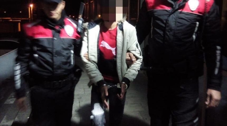 İnternette tartıştığı 3 kişi tarafından iş yerinde bı&ccedil;aklandı