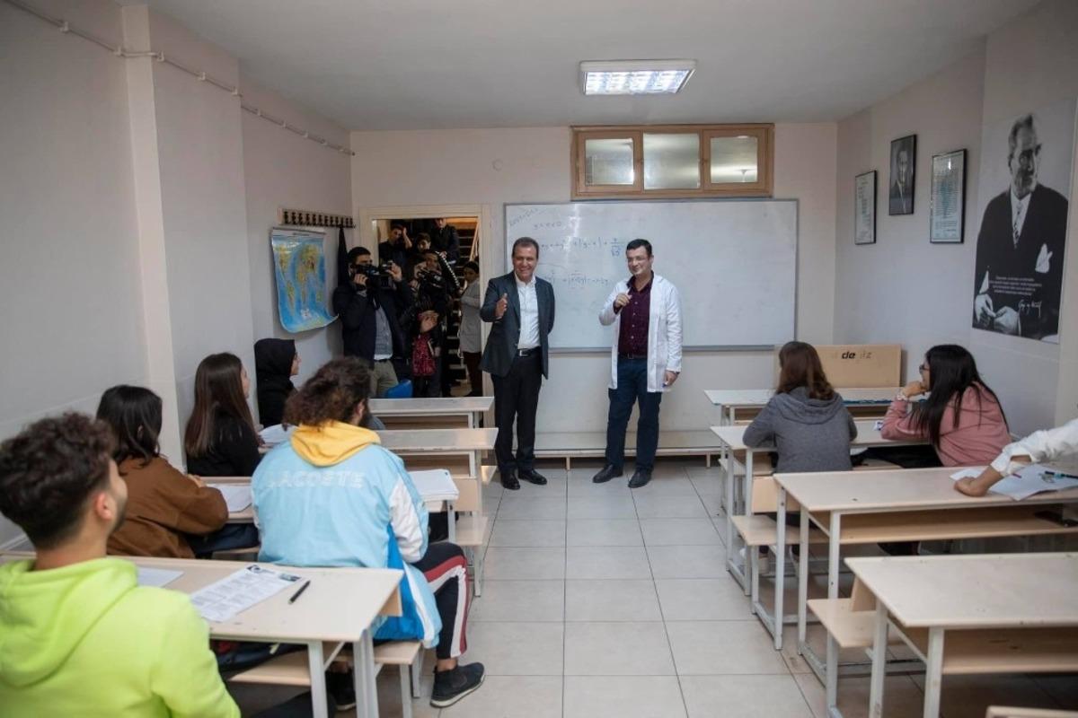 Se&ccedil;er&rsquo;den &ouml;ğrencilere s&uuml;rpriz ziyaret