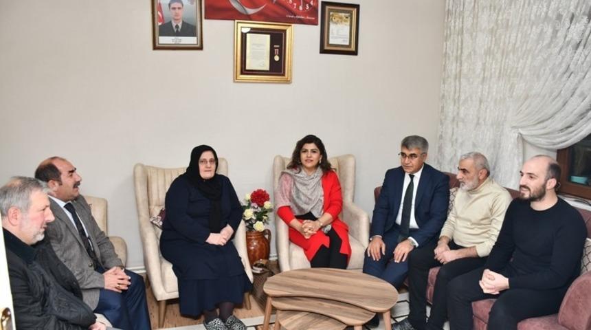 Vali Gürel’den şehit ailesine ziyaret