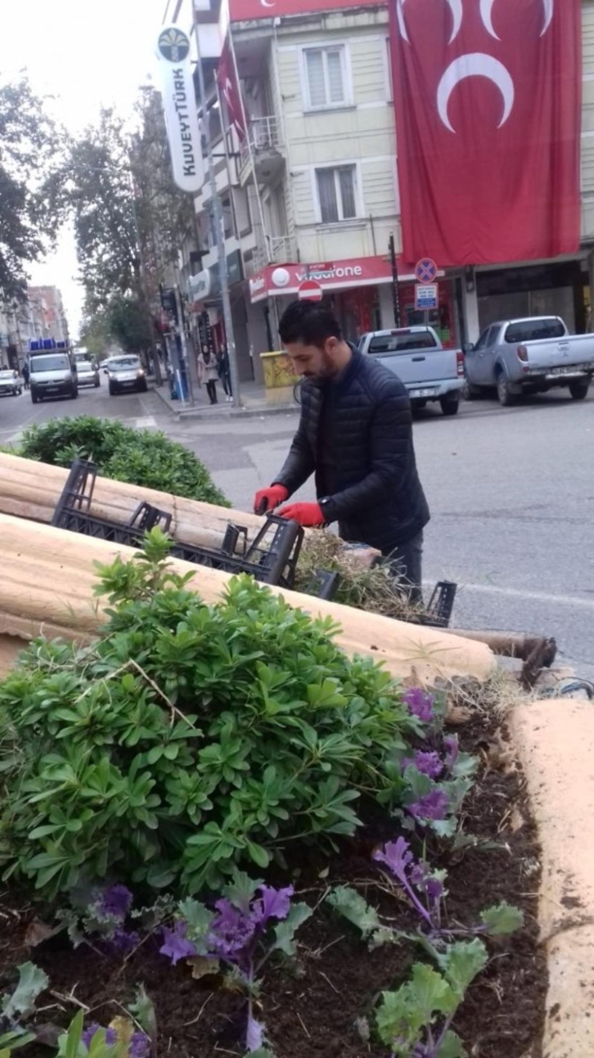 Adıyaman&rsquo;ın her k&ouml;şesi rengarenk oluyor