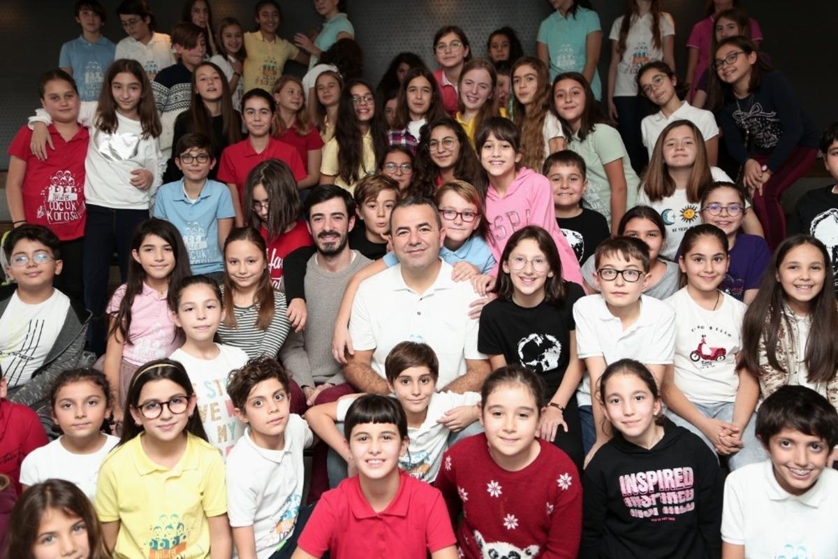 Alkışlar Nil&uuml;fer &Ccedil;ocuk Korosu&rsquo;na