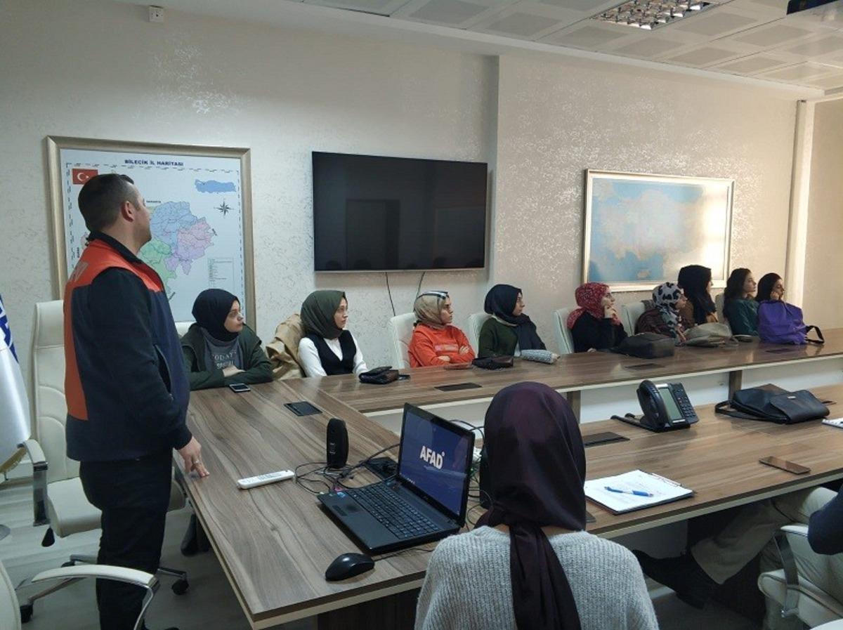 Gen&ccedil; Kızılay Kul&uuml;b&uuml; &uuml;yelerine eğitim verildi