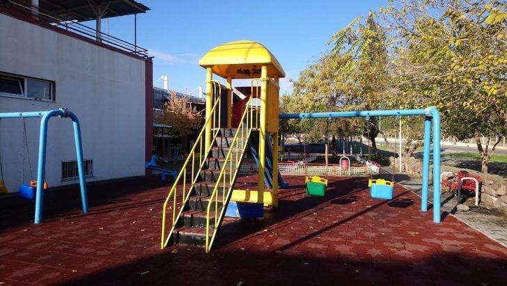 Bayraklı’da parklar yenileniyor, yeşil alanlar düzenleniyor G3