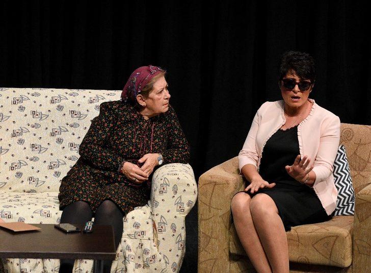 Veliler ve öğrenciler aynı sahnede G2