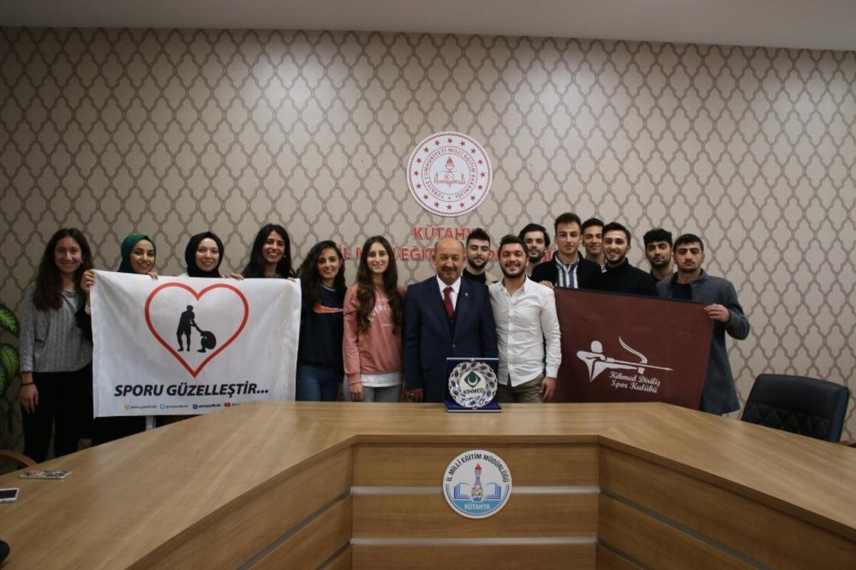 DP&Uuml;&rsquo;l&uuml; &ouml;ğrenciler, M&uuml;d&uuml;r Başyiğit&rsquo;e proje ve &ccedil;alışmaları hakkında bilgi verdiler