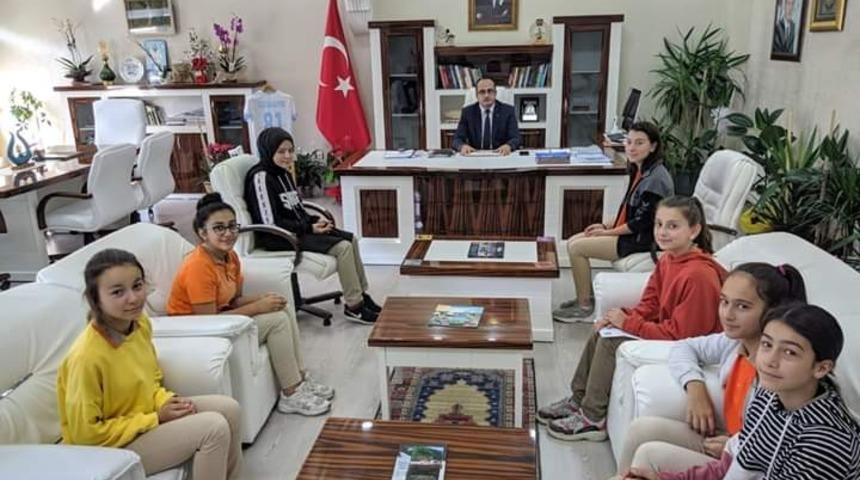 &Ouml;ğrencilerin sorunlarını direk Kaymakama anlattılar