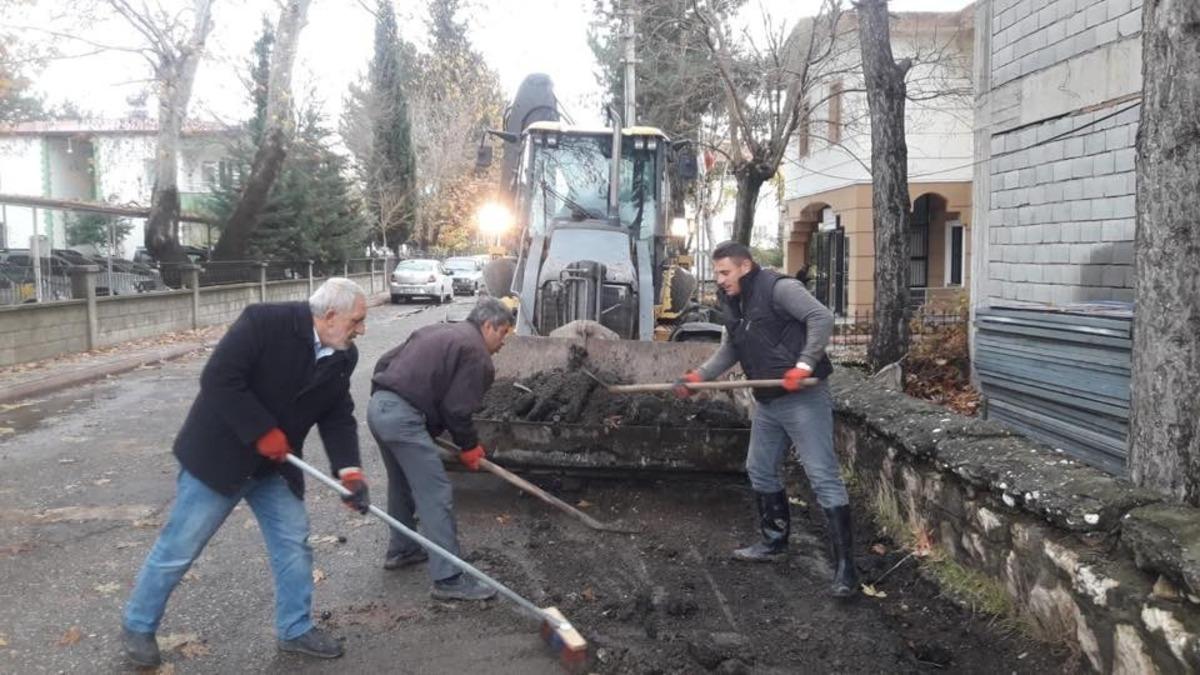 G&ouml;lbaşı Belediyesi inşaat ekipleri aralıksız &ccedil;alışıyor