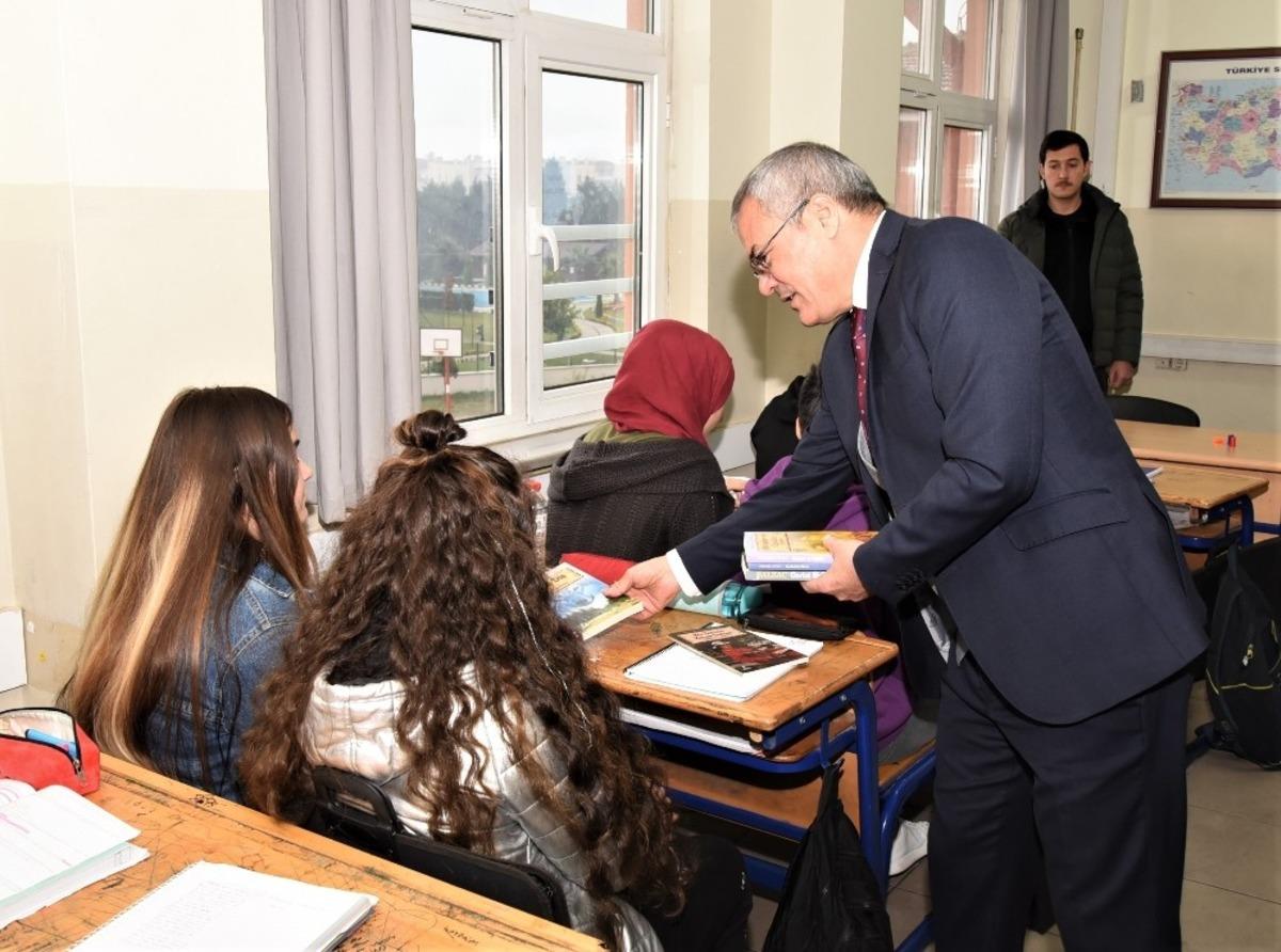 Vali Deniz, Manisa&rsquo;daki eğitim kurumlarını inceledi