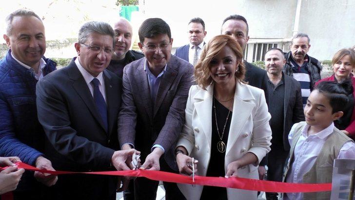 Özcan ve Arslan güzellik merkezi açan işletmeciyi yalnız bırakmadı G1