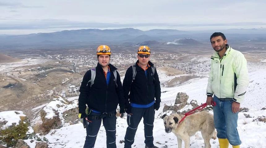 Mahsur kalan k&ouml;peği AFAD kurtardı