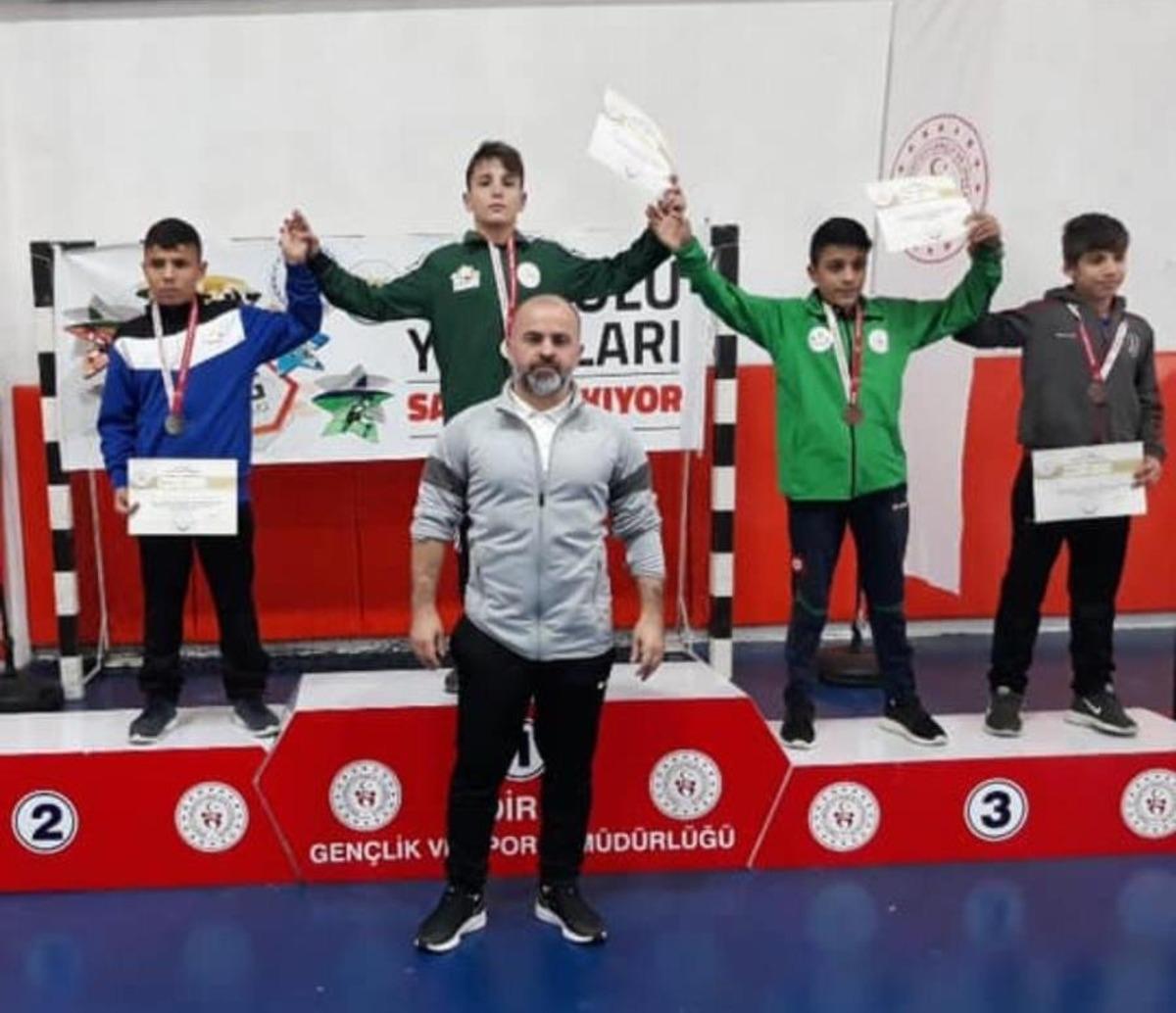 Hendekli g&uuml;reş&ccedil;iler gururlandırdı