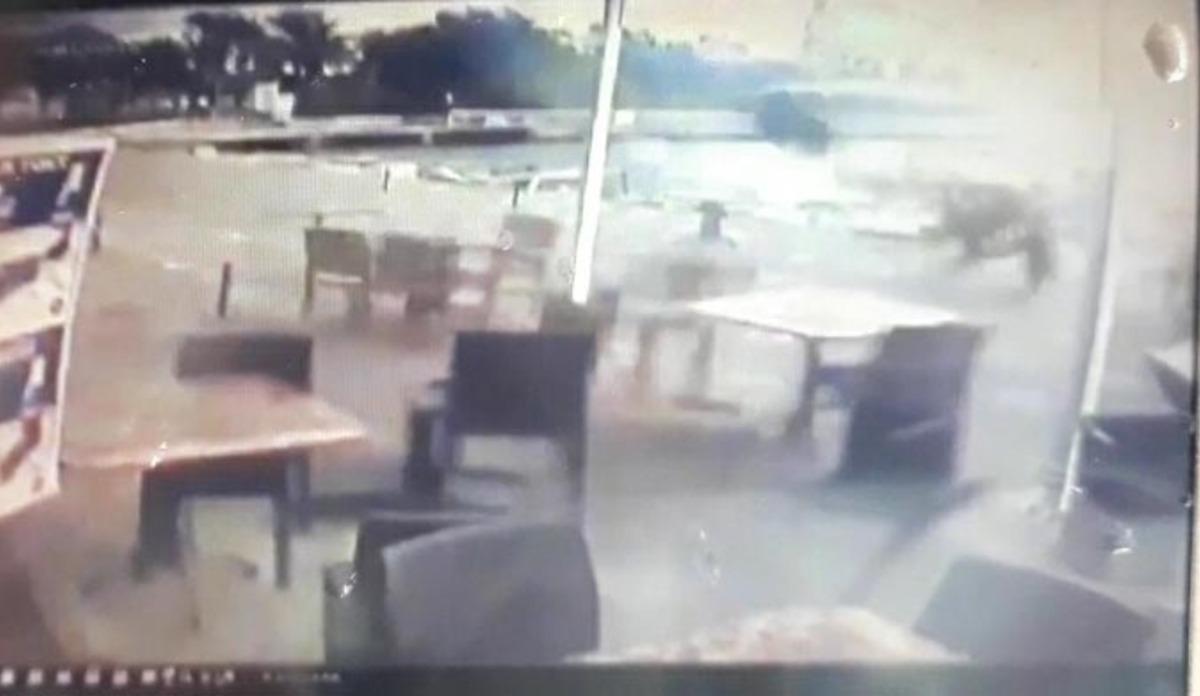 Bodrum'da sandalı havalandıran hortumun g&ouml;r&uuml;nt&uuml;leri ortaya &ccedil;ıktı